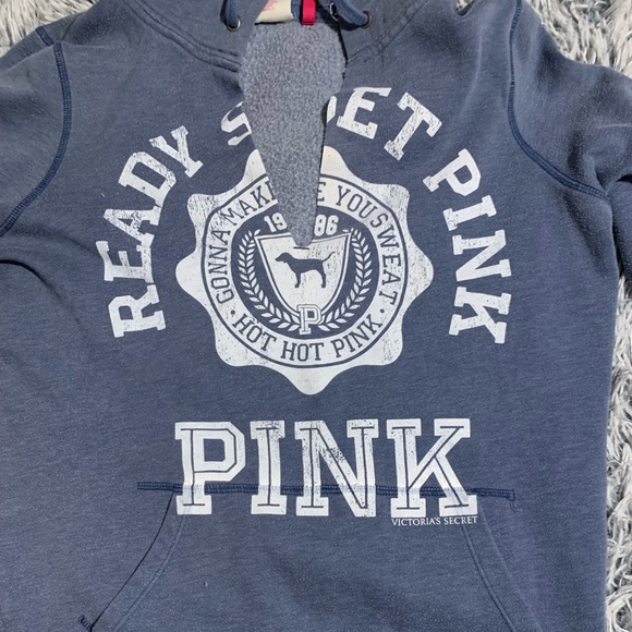 COPY - Sweatshirt - Picture 1 of 2